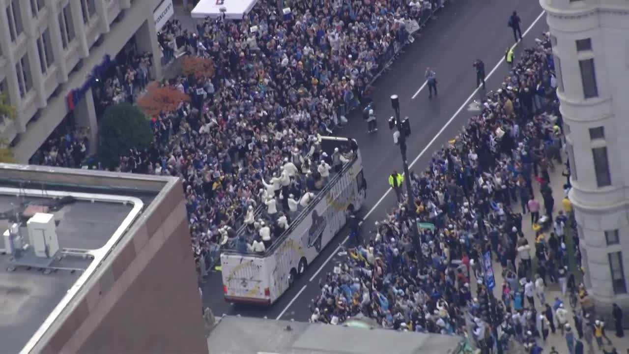 Massive crowd at Brewers championship parade in Milwaukee