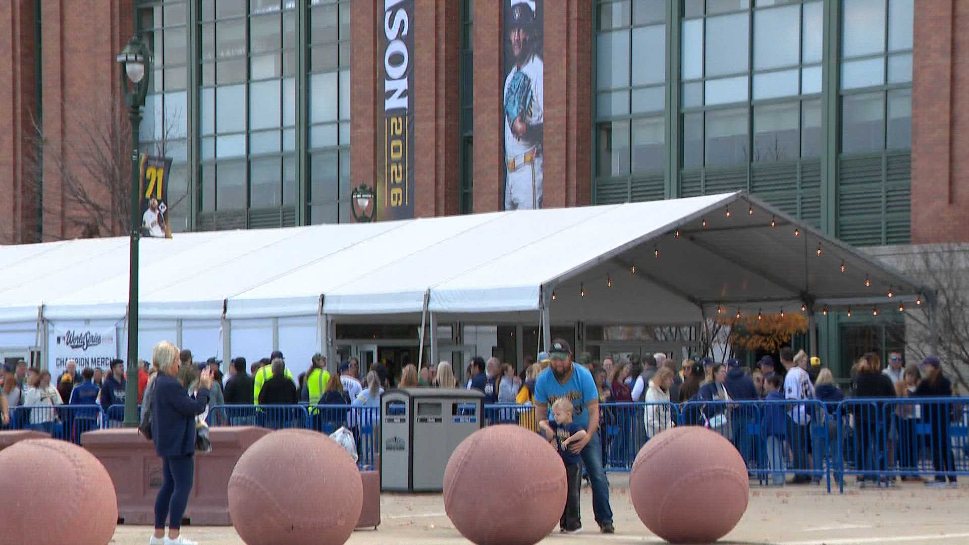 Brewers fans rush to buy World Series merchandise after historic win — Kenosha Business news